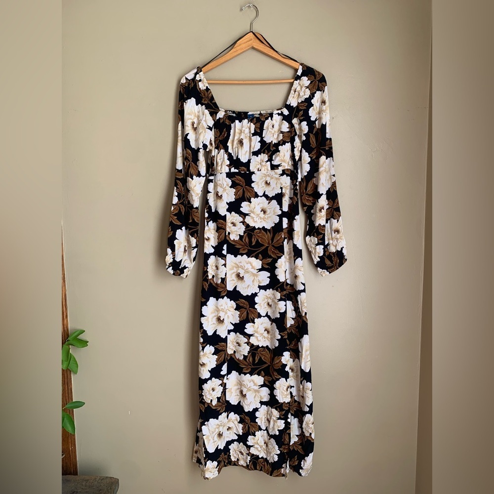 Old Navy Floral Smocked Maxi Dress Black Brown White Size Medium Empire NWT - Picture 1 of 10